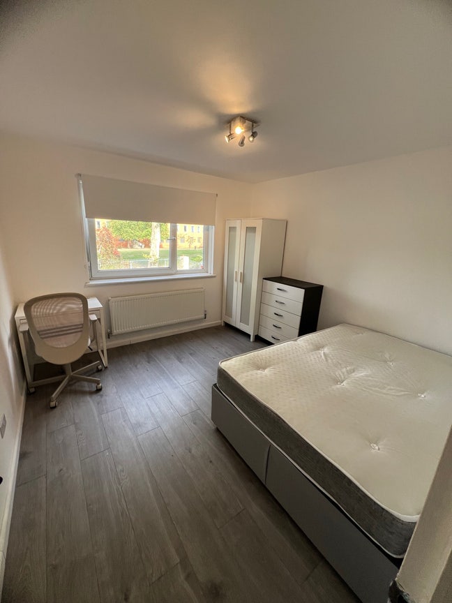 Double rooms in zone 2 near train station Main Photo