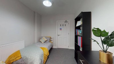 Affordable Single room within 1 km from UCL Main Photo