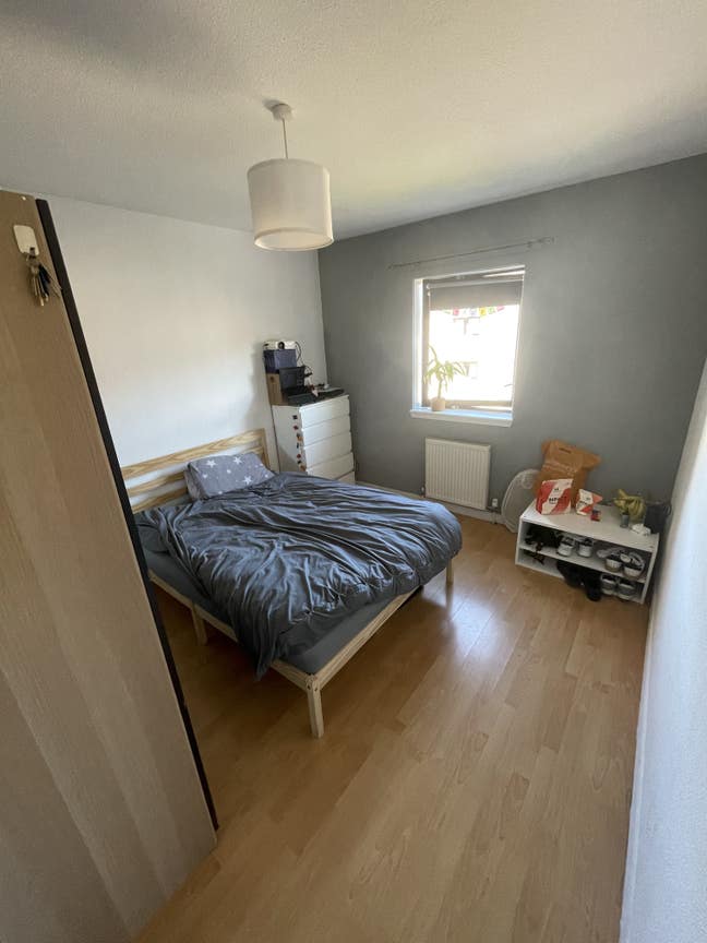 Bills included. Newly renovated flat EH4 ferry rd  Main Photo