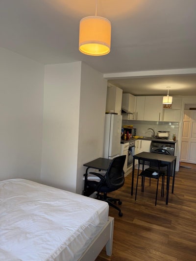 Self contained studio with its own private garden Main Photo