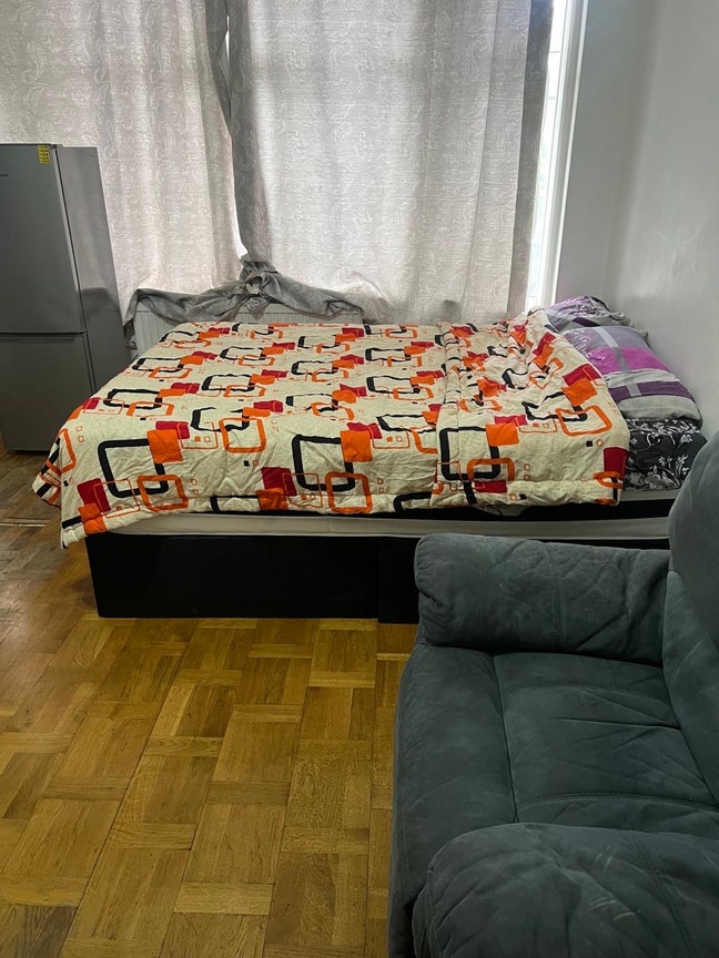 Self contained studio near Streatham Hill Station  Main Photo