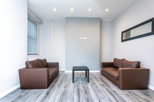 Looking for a replacement tenant! Main Photo