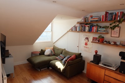 Bright split-level flat near Brockwell Park Main Photo