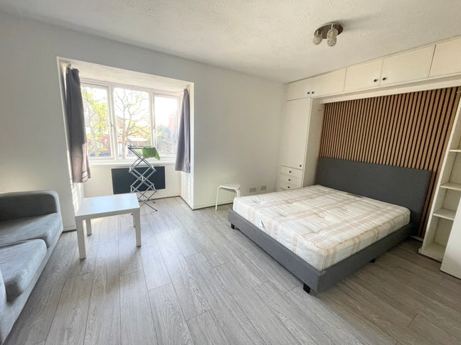 Charming studio available for rent  Main Photo