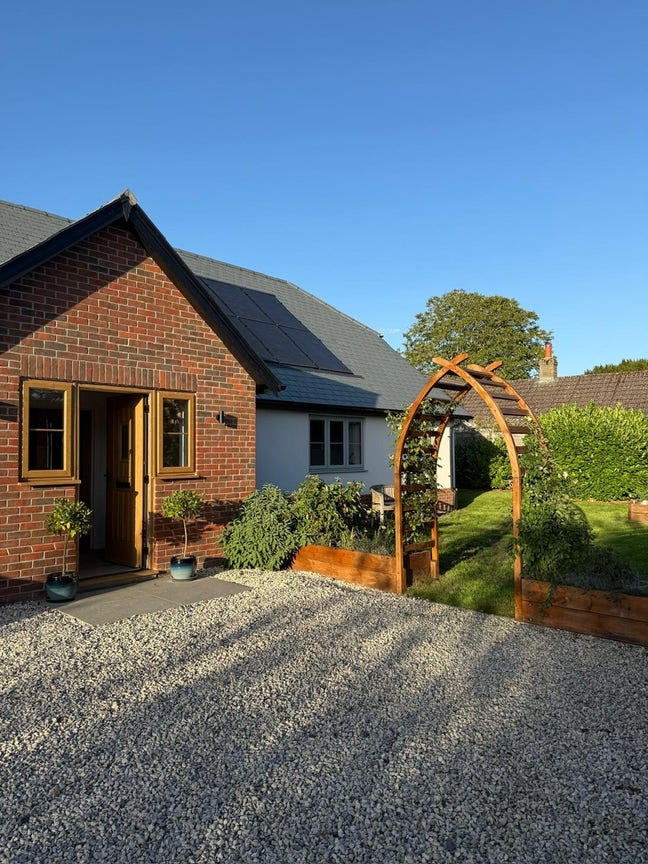 Warm and Peaceful Country Property  Main Photo