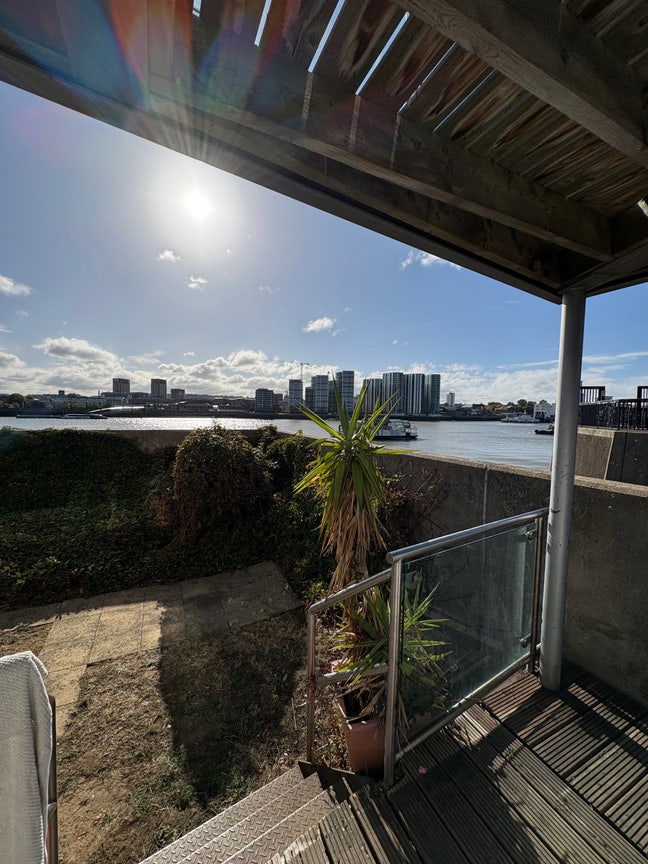 Nice river view Appartment  Main Photo