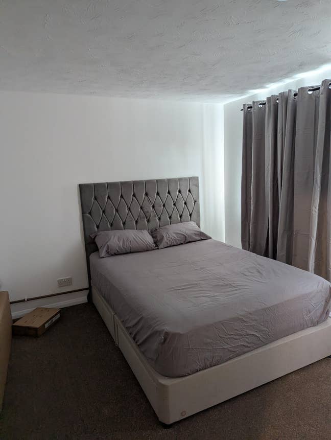 Double En-suite Room in Quiet Residential Area Main Photo