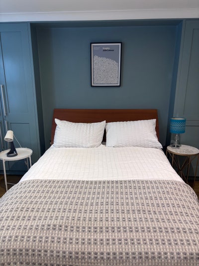 Short let - Very Large One Bed Unit  Main Photo