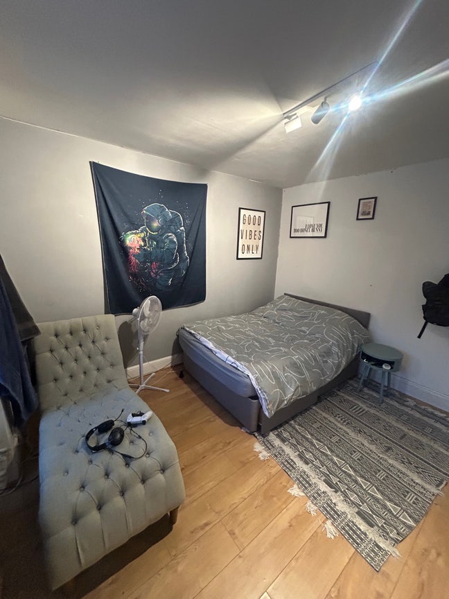Double room to rent Wimbledon  Main Photo