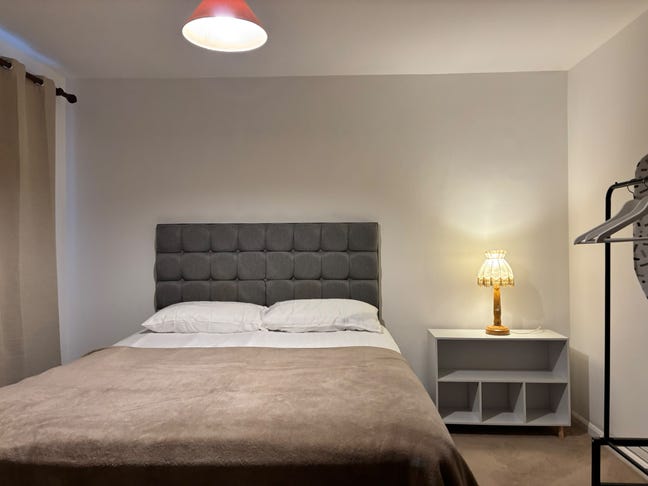 Spacious King size & Double Room all bills incl. Main Photo