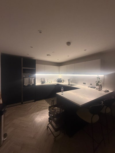 Double room in very nice apartment building  Main Photo
