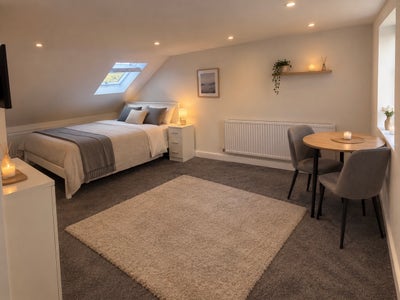 Lovely Studio all bills included!near airport Main Photo