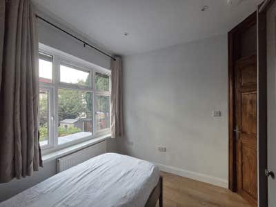 2 Rooms to Rent Rowland Hill Avenue Main Photo
