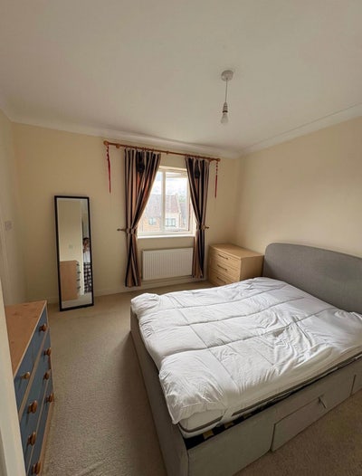 Spacious En suite Double room &pound;900 inc all bils Main Photo