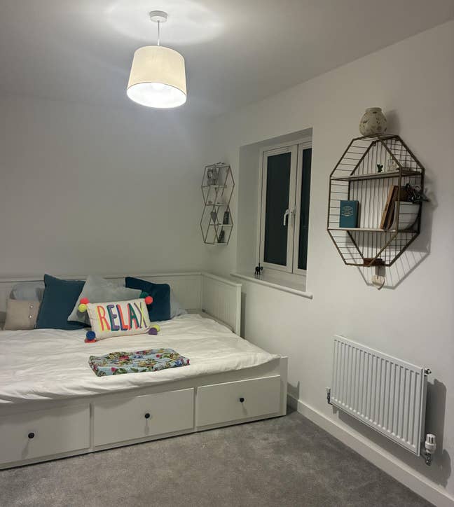 Double bedroom located in the country side  Main Photo