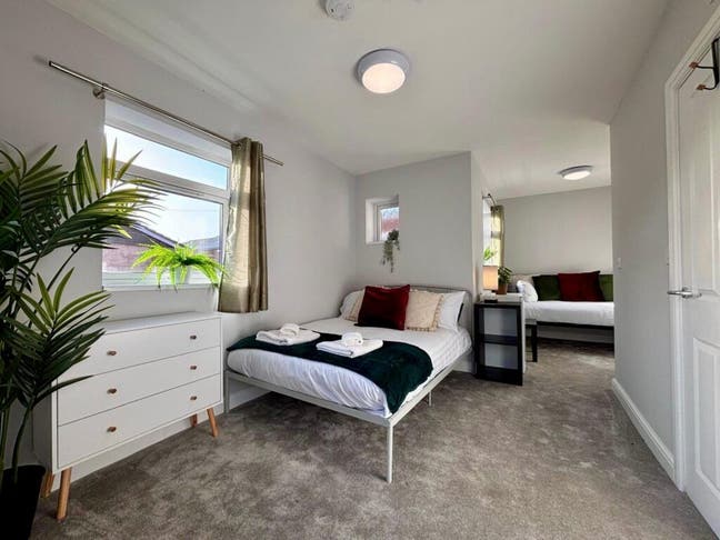Studio Room Telford - Benefits Welcome Main Photo