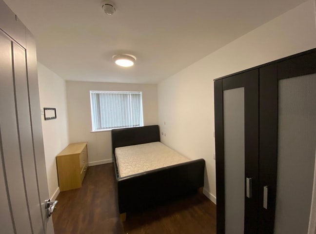 Room available in new-build house, Little Heath, C Main Photo