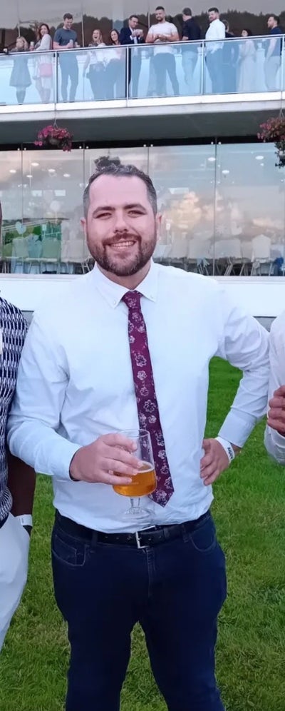 Australian (British citizen due to mum)!  Main Photo