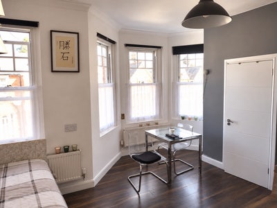 Fabulous studio available Main Photo