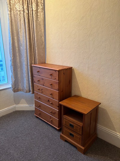 En suite room to let in shared house  Main Photo