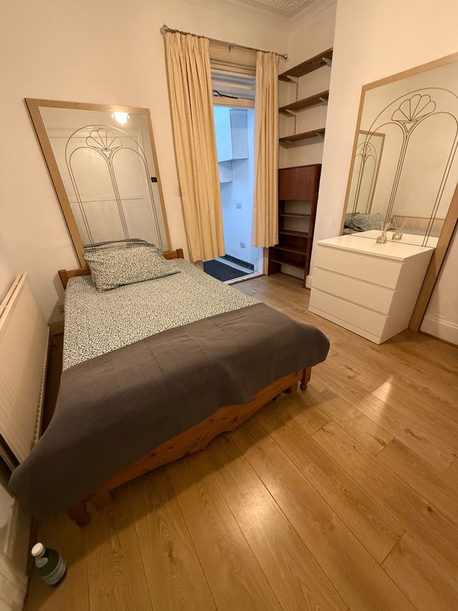 EN- SUITE  Main Photo