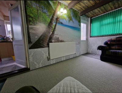 Large room to rent in Dudley. For Ladies Only Main Photo