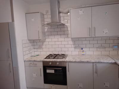 🔥 Council Approved Luxury En-Suites! 3 Kitchens + Main Photo