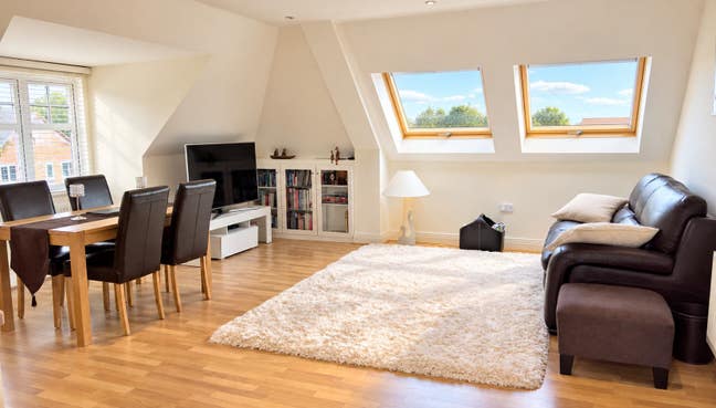 Large En-suite Double in a Modern Penthouse Main Photo