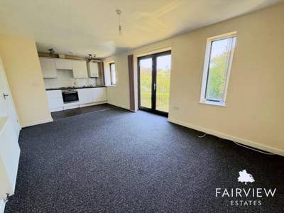 2 Bed En-Suite Double Bedroom Flat in Lady Bay Main Photo