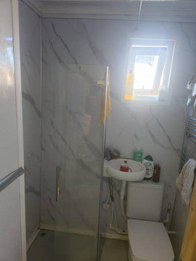 Peaceful Self Contained with side way Shared House Main Photo