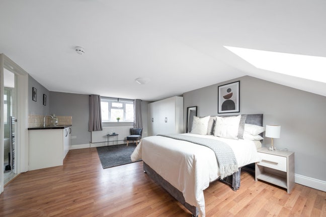 🌿 2 Rooms | Huge Garden & Open-Plan Living 🗝️ Main Photo