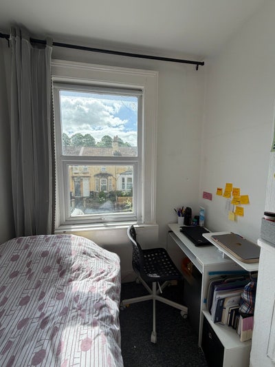 Fully Furnished Single Bedroom available now  Main Photo