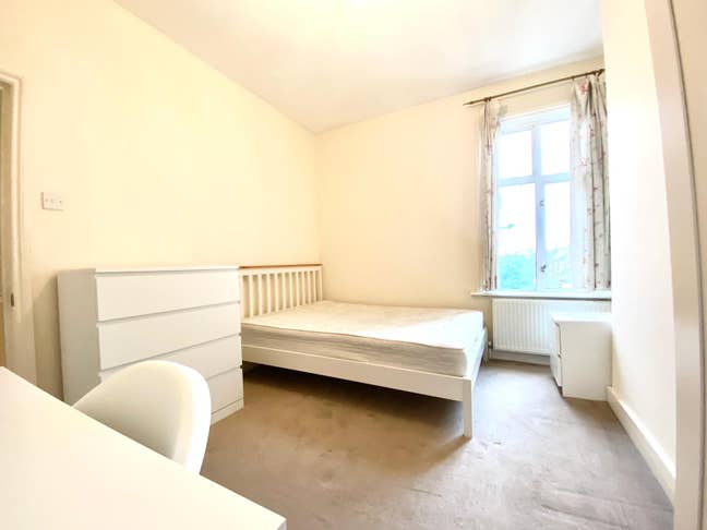 Stunning Double in Lovely Neighbourhood!!  Main Photo