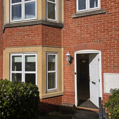 Beautiful Large Double Room  Main Photo