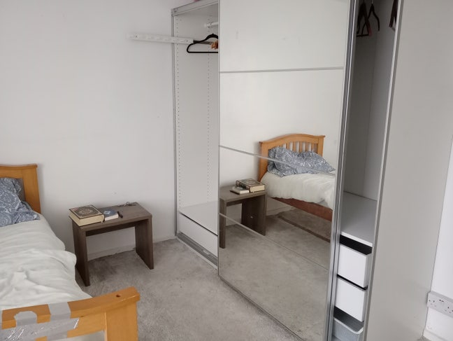 Large single room  Main Photo