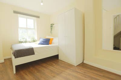 Westferry/ Canary Wharf! 1 Stunning Ensuite Availa Main Photo
