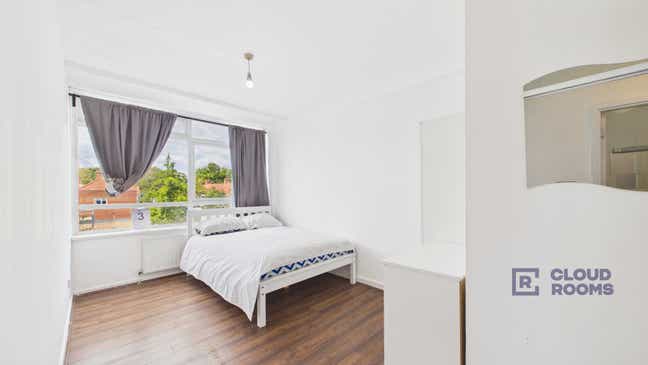 South London – CR4 🏠 Merton / Mitcham Zone 3 Main Photo