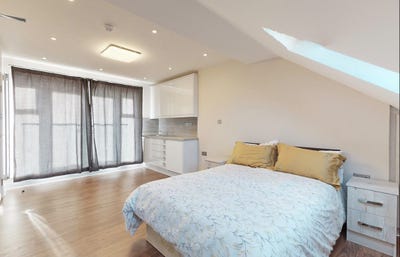 Premium Ensuite Room Available (Studio Style!) Main Photo