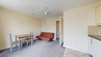 A well-presented one-bedroom, one-bathroom second- Main Photo