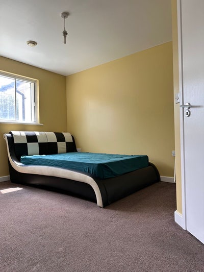 2 Bed 2 Bath fully furnished flat - Hounslow  Main Photo
