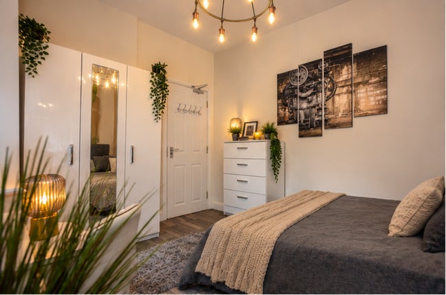 Designer Rooms - Fallowfield Main Photo