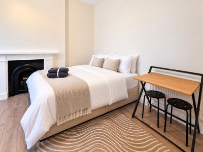 Ensuite Studio Available in Acton Main Photo