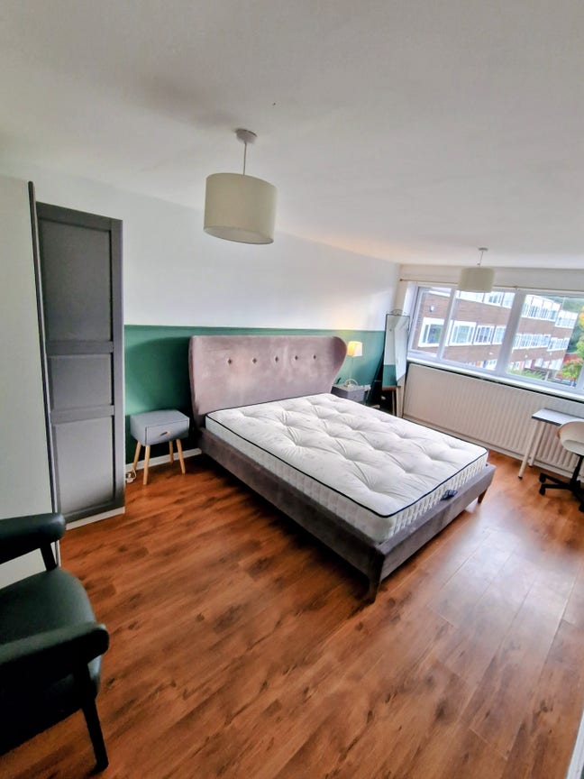 Room to-Let in a Shared House Main Photo