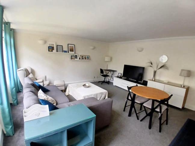 Room to Rent in Mountbatten Square, Windsor, SL4  Main Photo