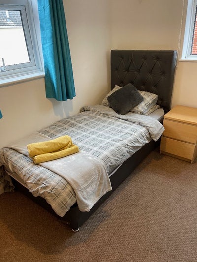 Single Room - Near General Hospital  Main Photo