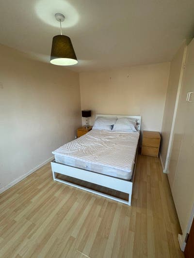 Beautiful Room in Battersea! Main Photo