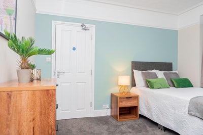 Furnished En-suite Room | Near Station  Main Photo