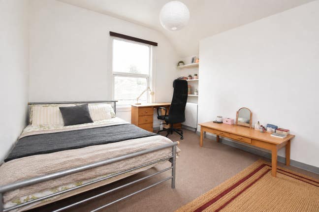 Student Room to Rent - Near Gloucester Road Main Photo