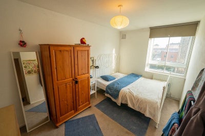 Double bed &pound;975pcm - inc all utility bills Main Photo