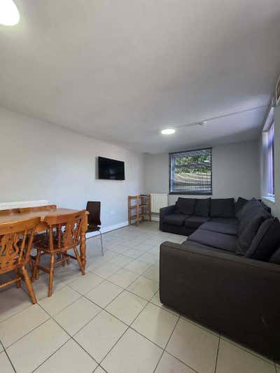 7-Bed Student House, Merthyr Street, Cathays Main Photo